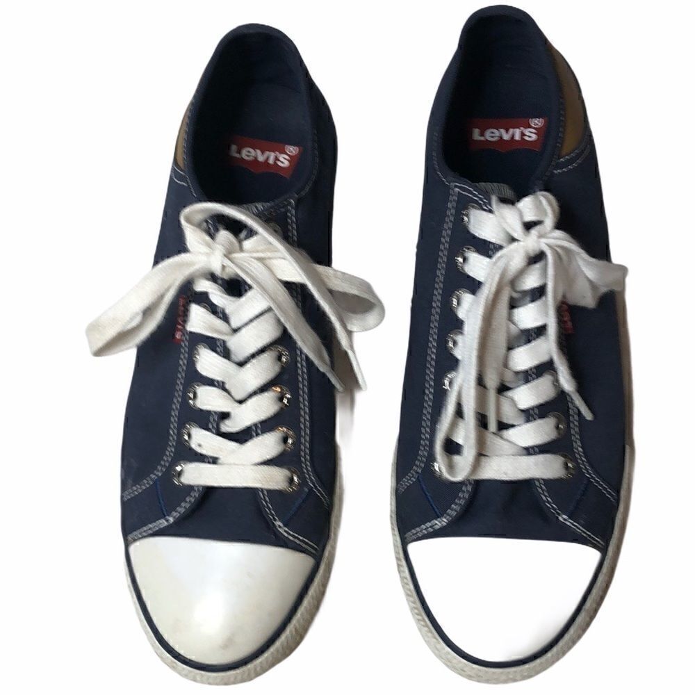 Levi’s Stan Buck Low Top Canvas Sneakers. Size 10.‎